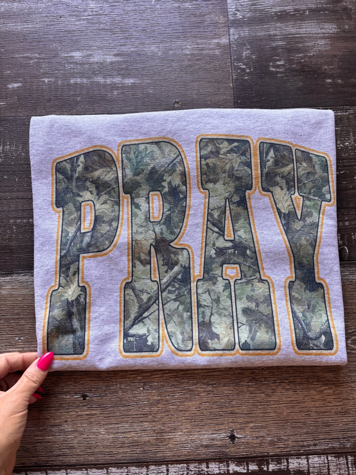 CAMO PRAY TEE