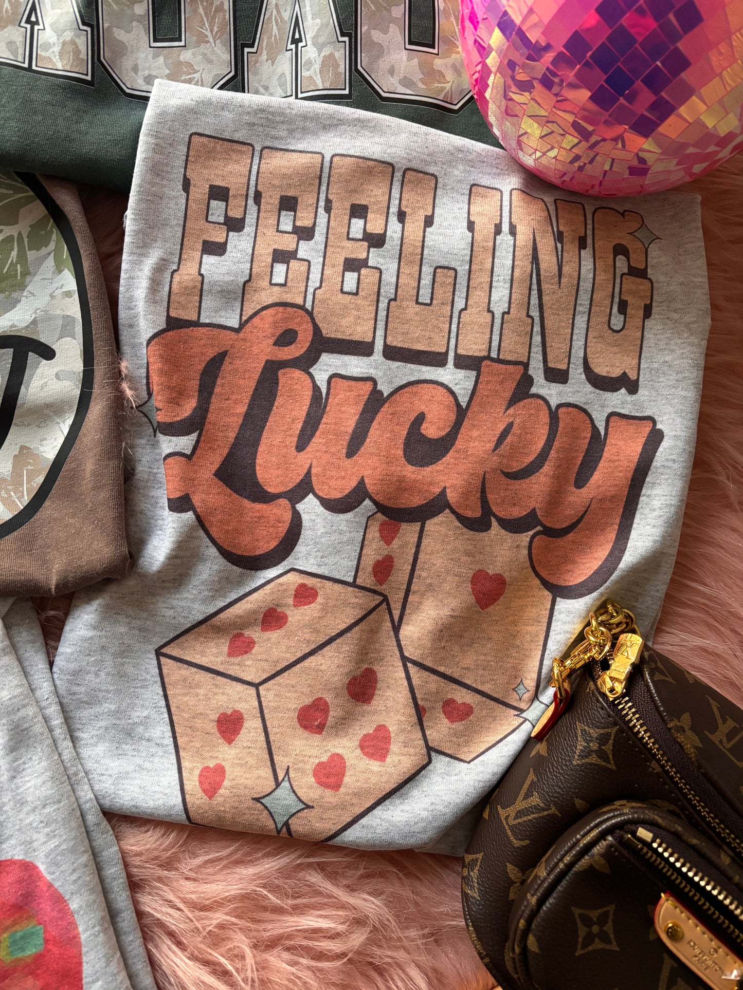 FEELIN LUCKY SUB TEE