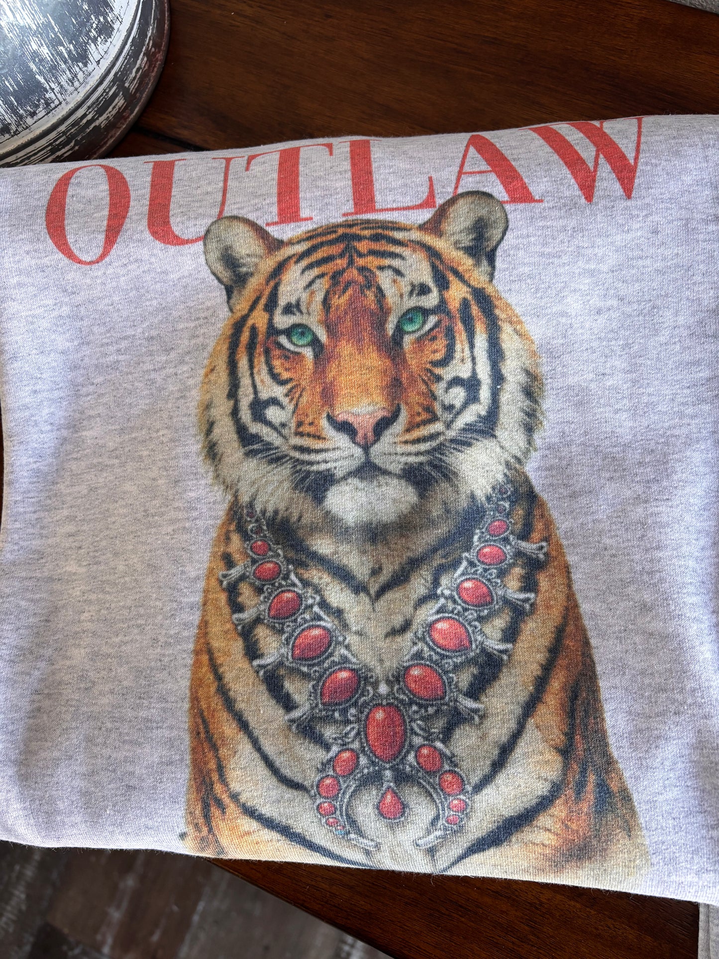 OUTLAW TIGER Crew