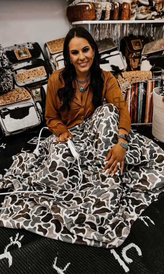 CAMO HEATED BLANKET PREORDER ** read the description **