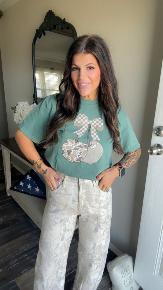 CHECKERED CAMO CHERRY TEE